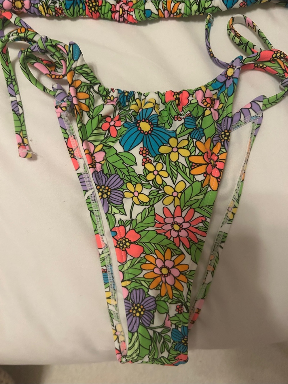 Bikini Target Wild Fable - Picture 2 of 5